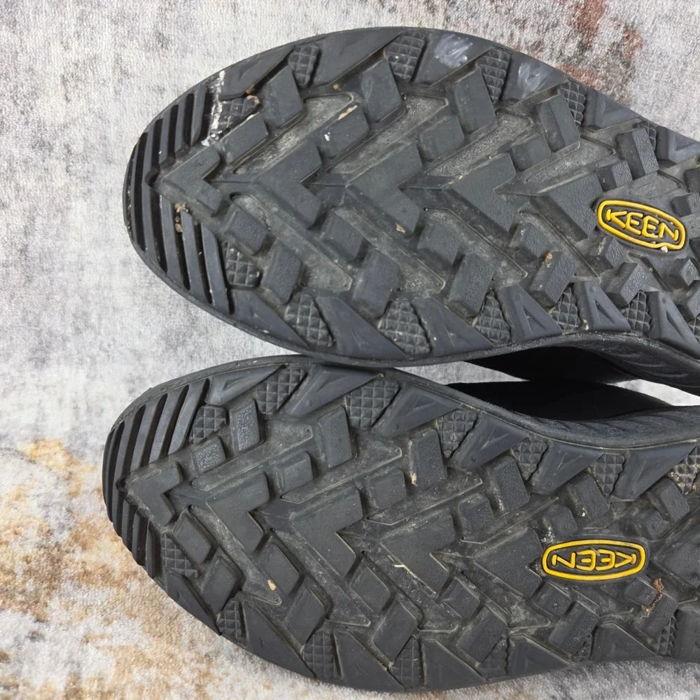 Keen WK400 Walking Shoes womens 7 Triple Black Mesh Athletic Sneakers Utility